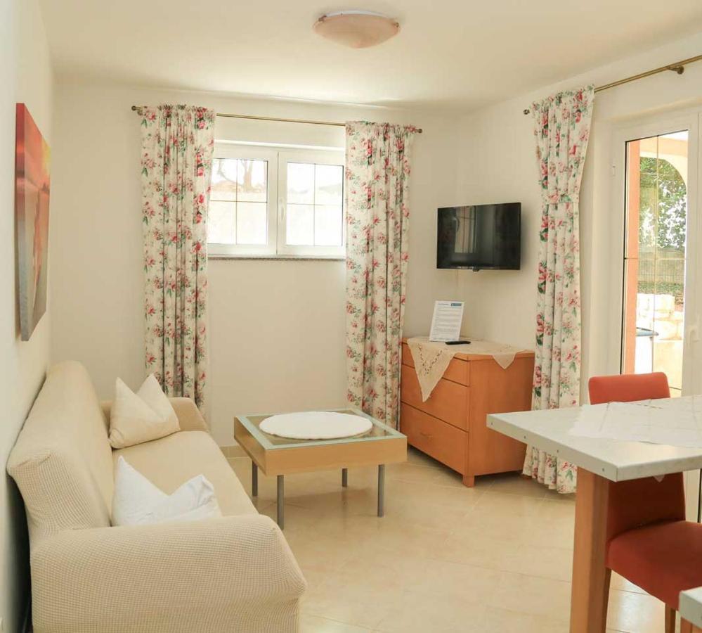 Adrian-Apartments-51511-Malinska-Otok-Krk Primorska 21 Экстерьер фото